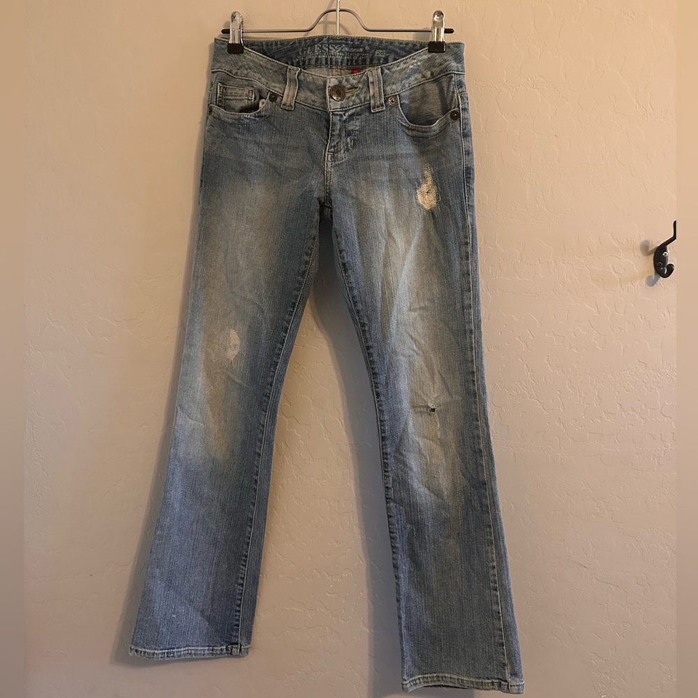 Guess Daredevil Bootcut Low-rise Jeans (size 26)